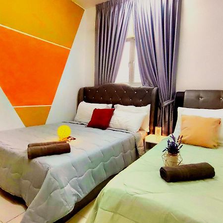 Alanis Residence 7 Pax @ Sepang Klia Kota Warisan Exterior photo