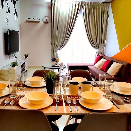 Alanis Residence 7 Pax @ Sepang Klia Kota Warisan Exterior photo