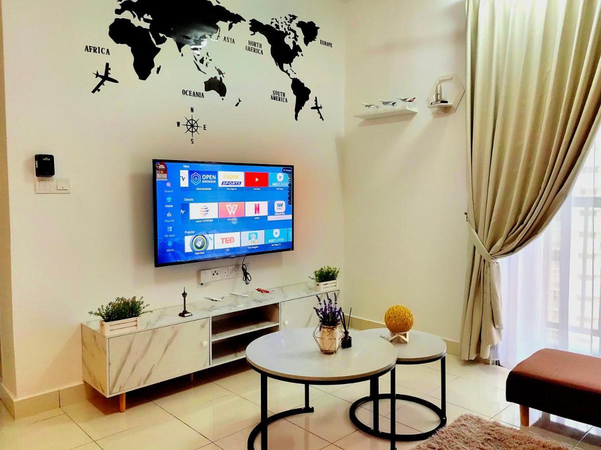 Alanis Residence 7 Pax @ Sepang Klia Kota Warisan Exterior photo