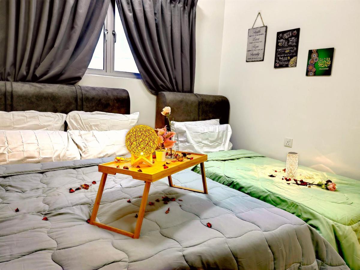 Alanis Residence 7 Pax @ Sepang Klia Kota Warisan Exterior photo