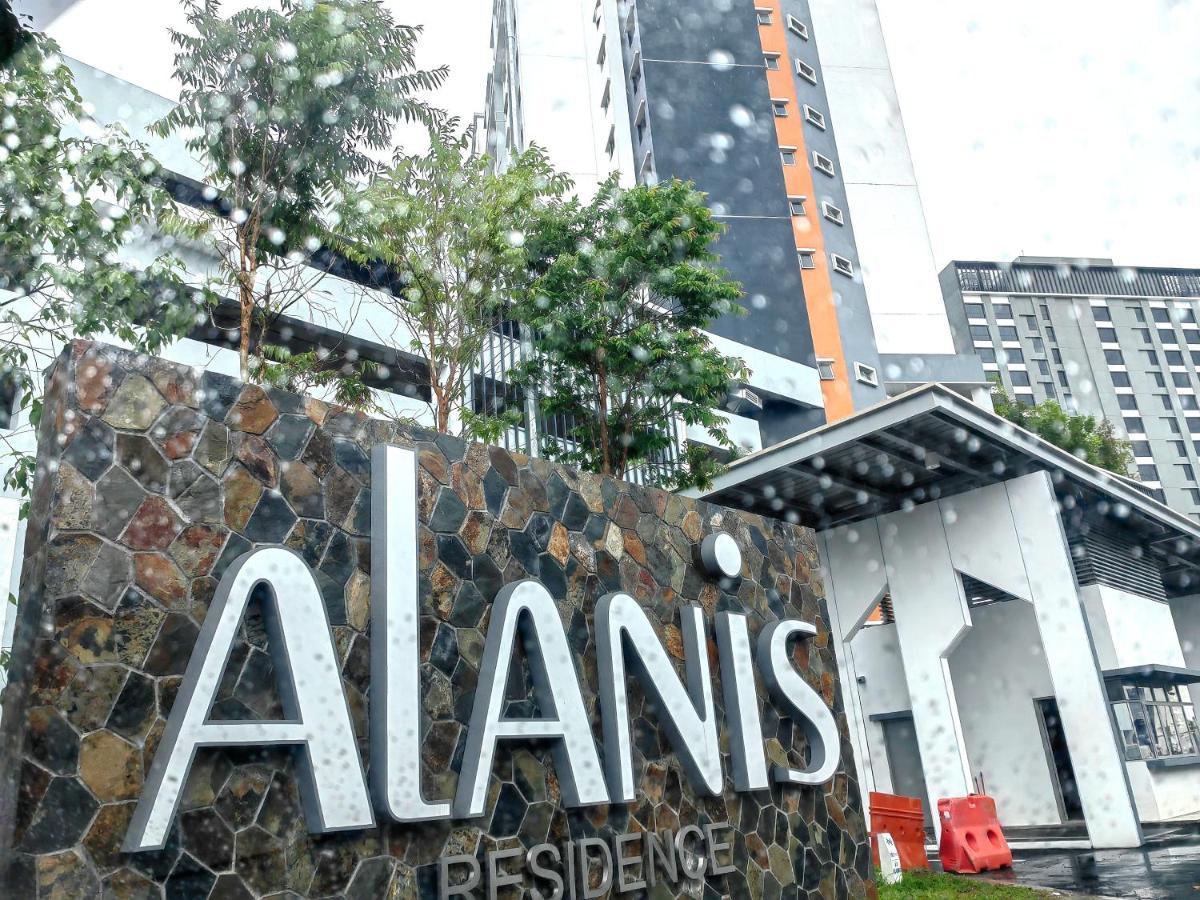 Alanis Residence 7 Pax @ Sepang Klia Kota Warisan Exterior photo